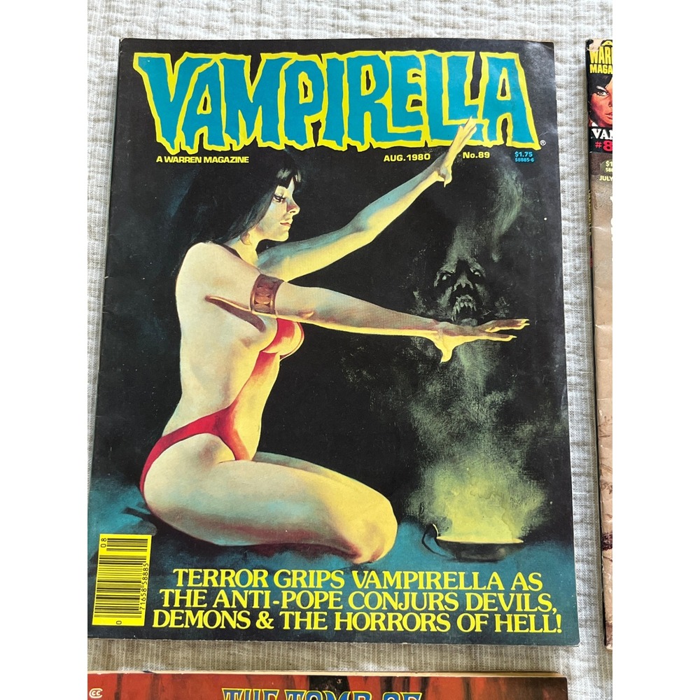 Vintage Vampirella Heavy Metal Tomb of Dracula Comic Magazine Lot of 4 1980 1984 - Picture 2 of 13